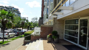 910 Beach Apartment Hotel